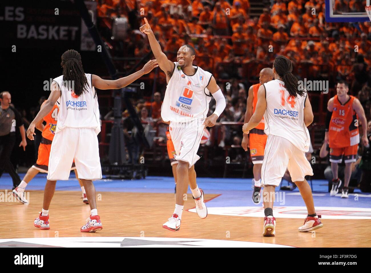 BASKETBALL - CAMPIONATO FRANCESE PLAY OFF FINAL PRO A 2010 - CHOLET V LE MANS - PARIS/BERCY (FRA) - 13/06/2010 - PHOTO : PASCAL ALLEE / HOT SPORTS / DPPI - JOY ANTYWANE ROBINSON CHOLET Foto Stock