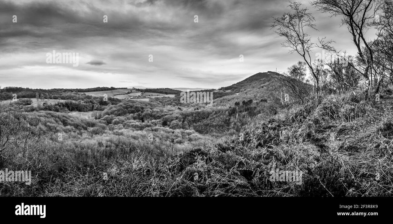 Il Wrekin nello Shropshire, Inghilterra, sorge a 407 metri sopra la pianura dello Shropshire ad ovest di Telford Foto Stock