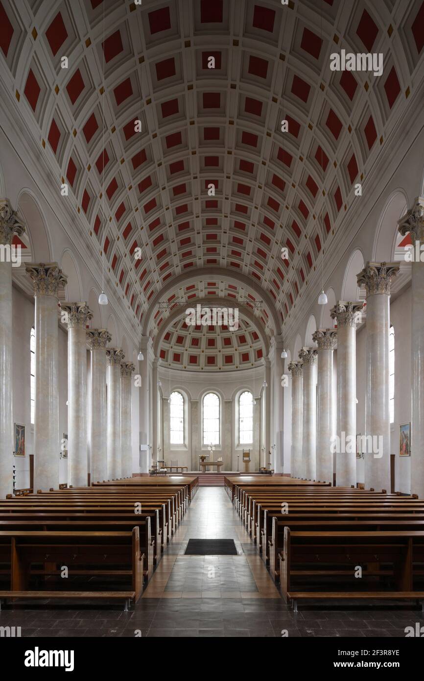 1830 von Wederaufbau 1949-1953, Blick nach Osten, Bensheim, St. Georg Foto Stock