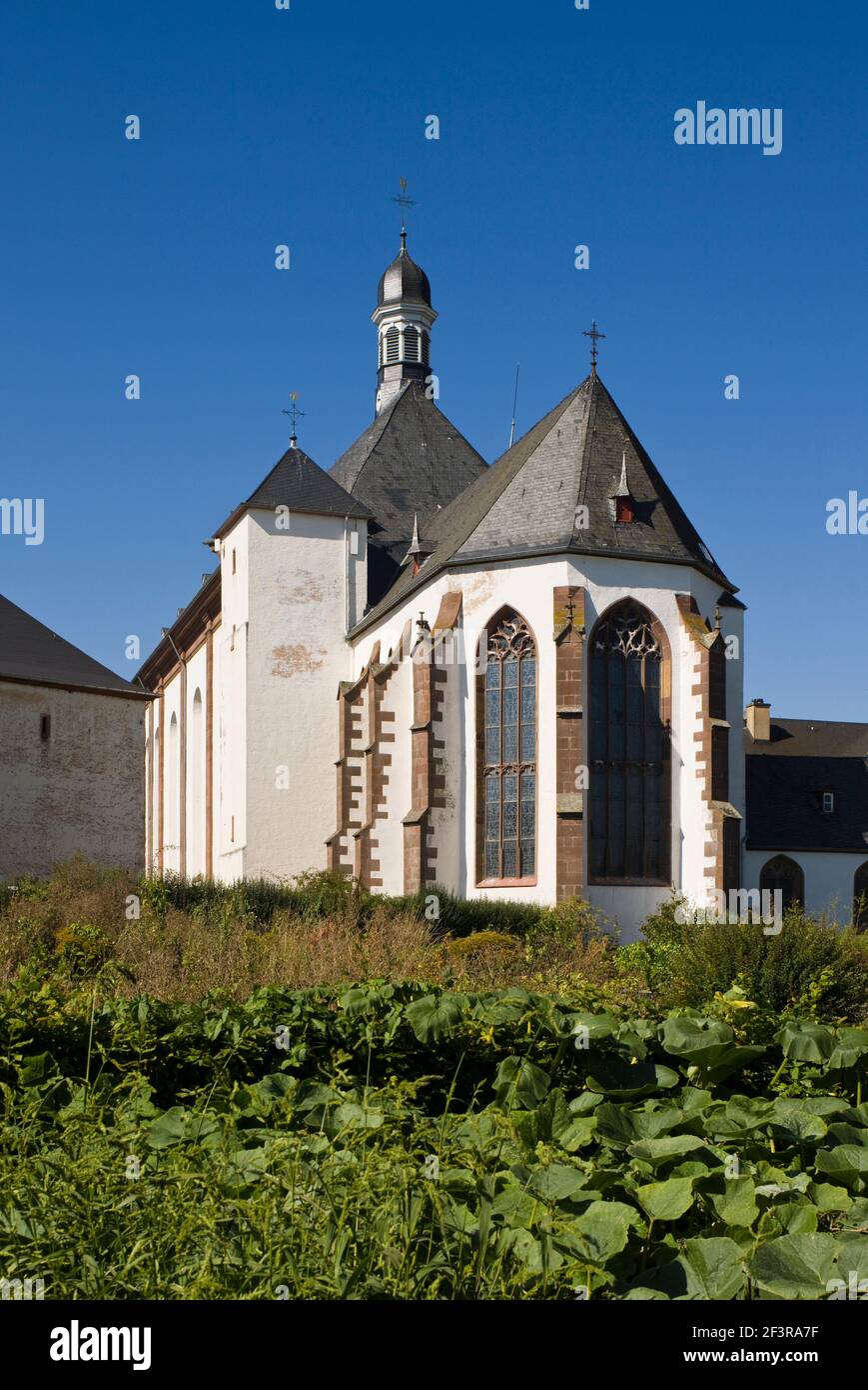 Blick von Osten, Welschbilig, ehemaliges Kreuzherrenkloster Helenenberg Foto Stock