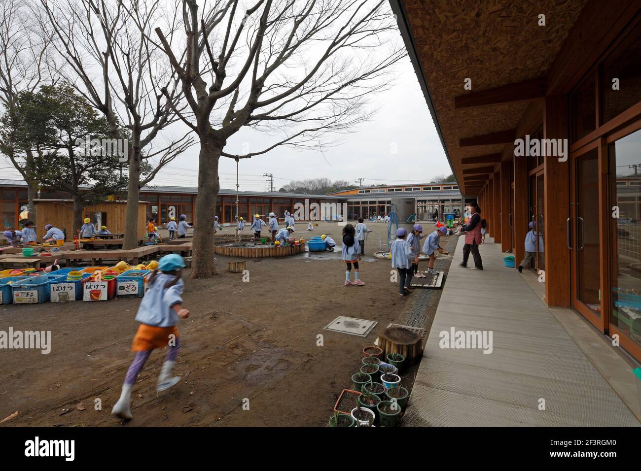 ASILO BUNKO, asilo, vista del cortile a forma di U da est Foto Stock
