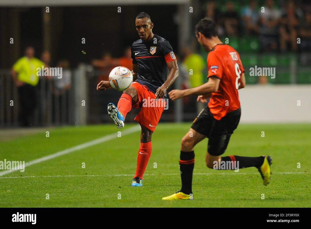 CALCIO - UEFA EUROPA LEAGUE 2011/2012 - TAPPA A GRUPPI - GRUPPO I - STADE RENNAIS / ATLETICO MADRID - 29/09/2011 - FOTO PASCAL ALLEE / DPI - LUIS PEREA (ATL) / JULIEN FERET (REN) Foto Stock