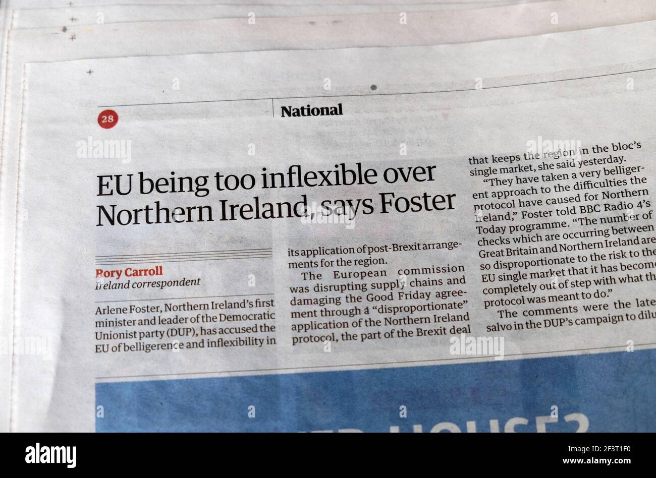 "L'UE è troppo inflessibile sull'Irlanda del Nord, dice Foster" Arlene Foster Guardian post Brexit giornale titolo politico articolo 2021 Londra UK Foto Stock