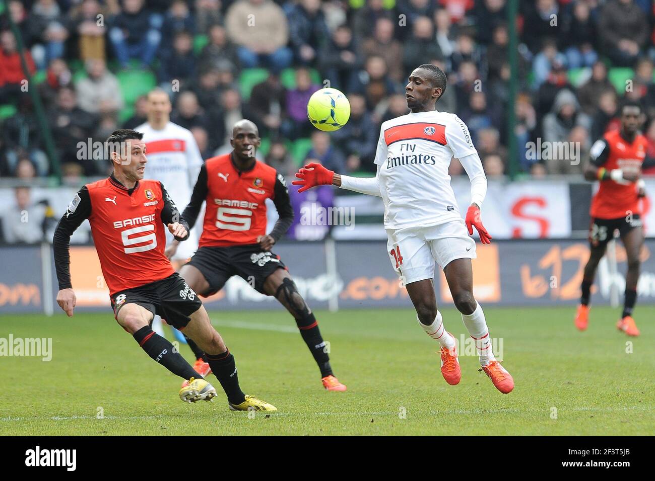 CALCIO - CAMPIONATO FRANCESE 2012/2013 - L1 - STADE RENNAIS V PARIS SAINT GERMAIN - RENNES (FRA) - 6/04/2013 - PHOTO PASCAL ALLEE / DPI - BLAISE MATUIDI (PSG) / JULIEN FERET (REN) Foto Stock