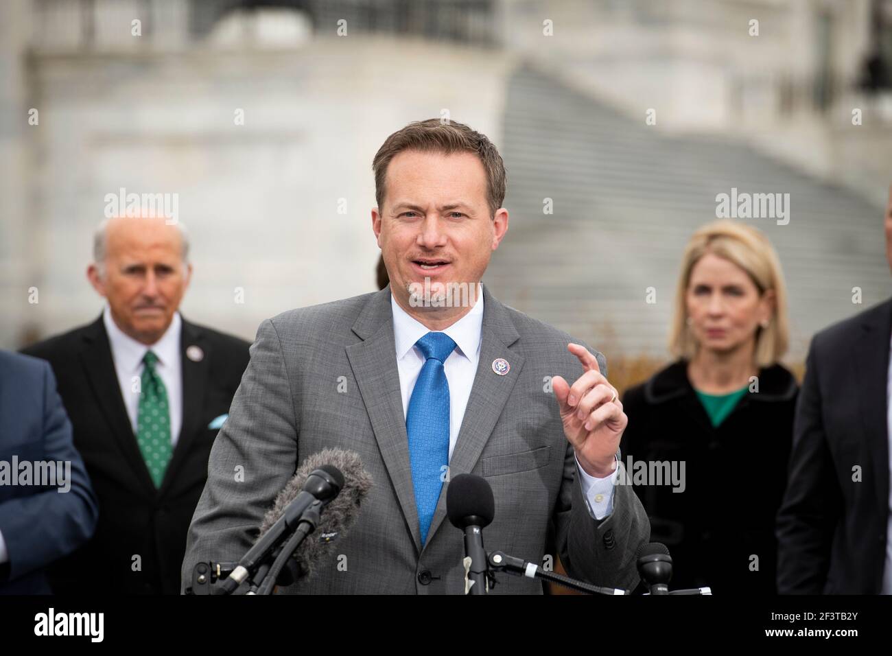 Il rappresentante degli Stati Uniti Michael Cloud (Repubblicano del Texas) offre osservazioni durante una conferenza stampa della Casa Freedom Caucus sull'immigrazione al confine meridionale, al di fuori del Campidoglio degli Stati Uniti a Washington, DC, mercoledì 17 marzo 2021. Credit: Rod Lamkey/CNP | utilizzo in tutto il mondo Foto Stock