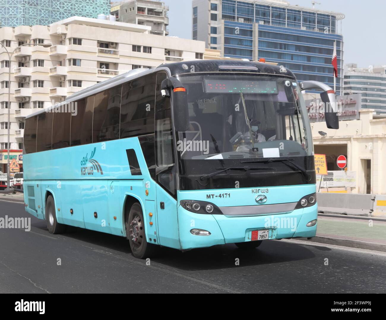 Una vista del trasporto pubblico autobus che collega tutte le principali destinazioni a Doha, Qatar Foto Stock