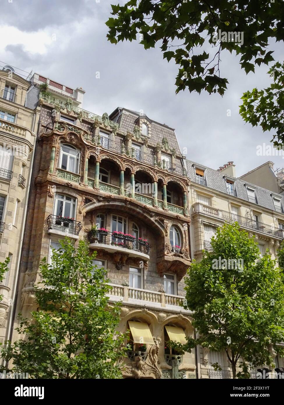 Parigi (Francia): Facciata dell'edificio Lavirotte, insolito edificio in stile Art Nouveau al 29 avenue Rapp nel 7 ° arrondissement (quartiere), patrimonio dal t Foto Stock