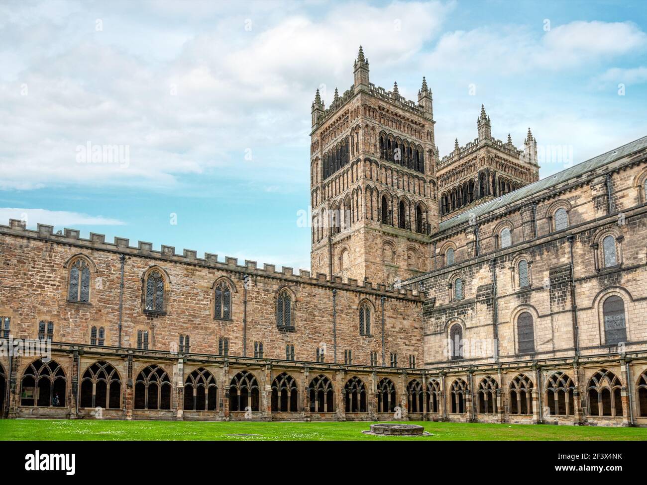 Cortile della Cattedrale di Durham, Inghilterra, Regno Unito Foto Stock