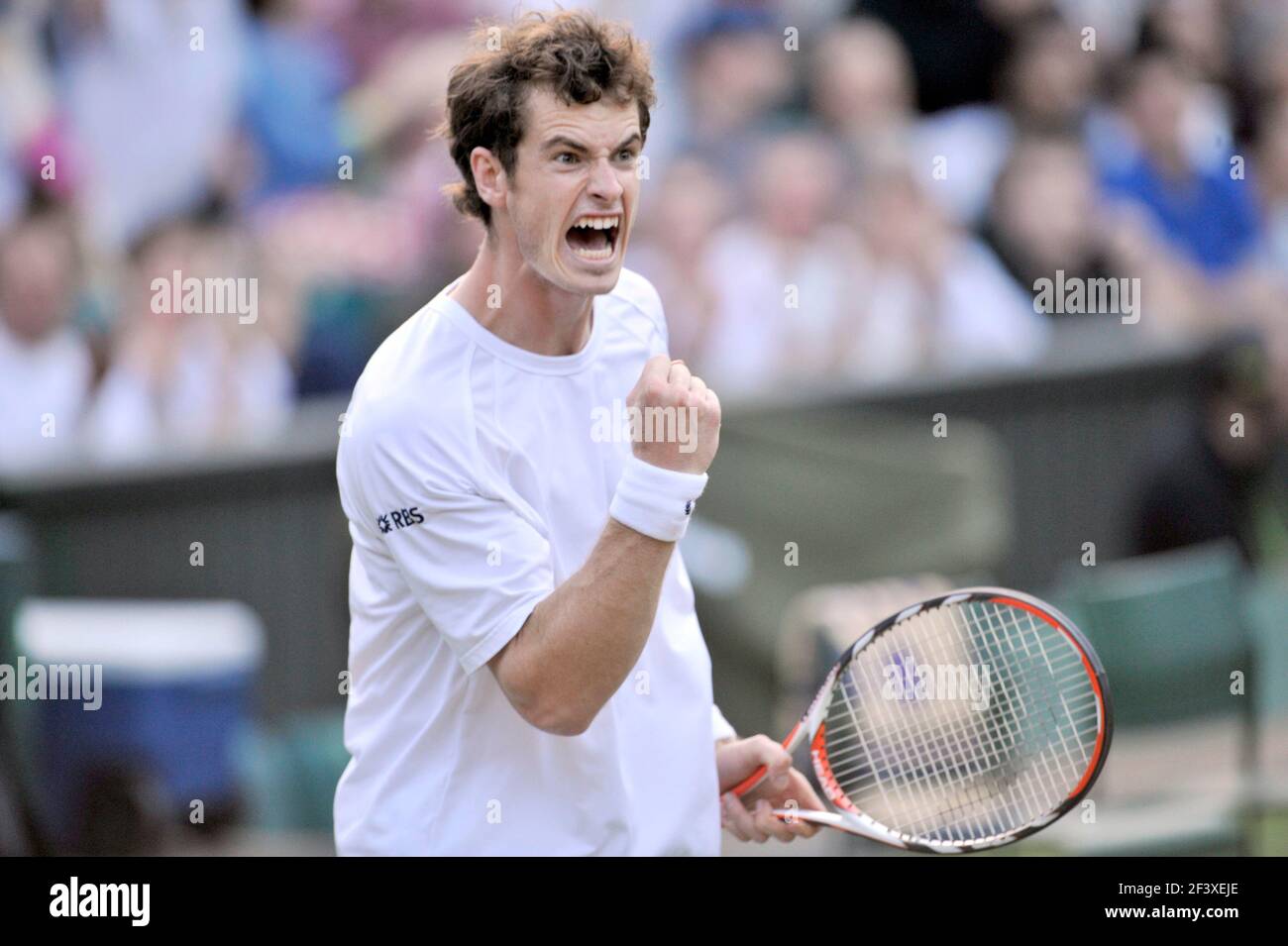 WIMBLEDON CAMPIONATI DI TENNIS 2008. 7° GIORNO 30/6/2008 E MURRAY DURANTE LA SUA PARTITA CON R.GASQUET. IMMAGINE DAVID ASHDOWN Foto Stock