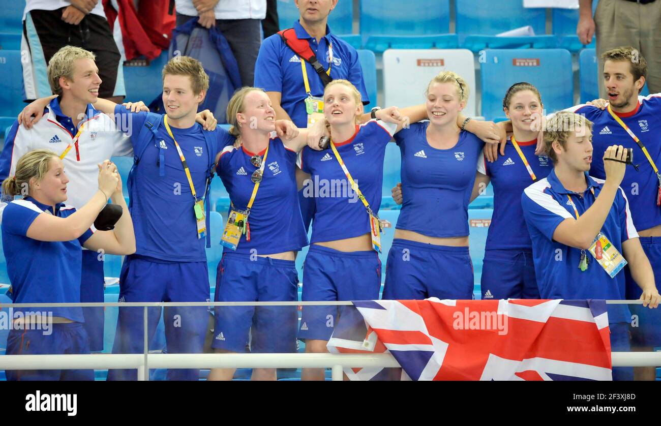 GIOCHI OLIMPICI PECHINO 2008. 3° GIORNO 11/8/08. I MEMBRI DEL TEAM GB DURANTE LE MEDAGLIE PER REBECCA ADLINGTON E JOANNE JACKSON. IMMAGINE DAVID ASHDOWN Foto Stock