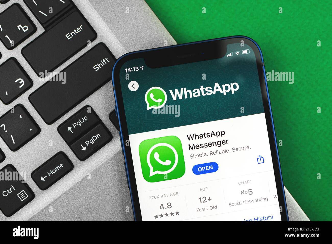 Kharkov, Ucraina - 9 marzo 2021: Foto in primo piano dell'icona di Whastapp Foto Stock