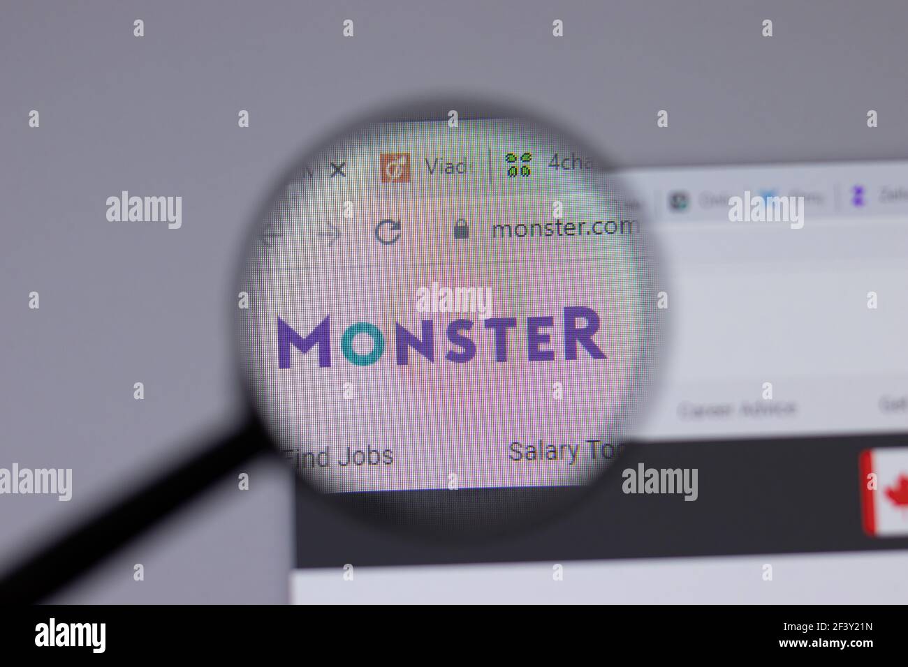 New York, USA - 18 Marzo 2021: Icona del logo della Monster Company sul sito, Editoriale illustrativo Foto Stock