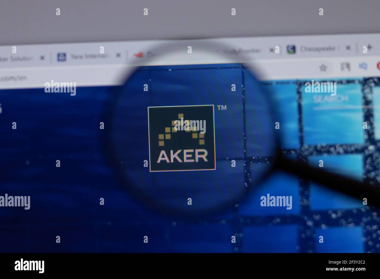 New York, USA - 18 Marzo 2021: Icona del logo della società Aker sul sito, Editoriale illustrativo Foto Stock
