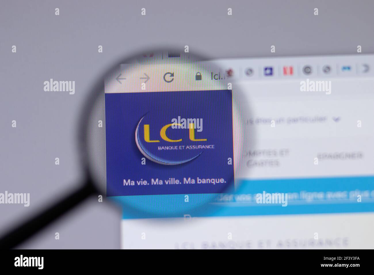 New York, USA - 18 marzo 2021: Icona del logo della società LCL sul sito Web, Editoriale illustrativo Foto Stock