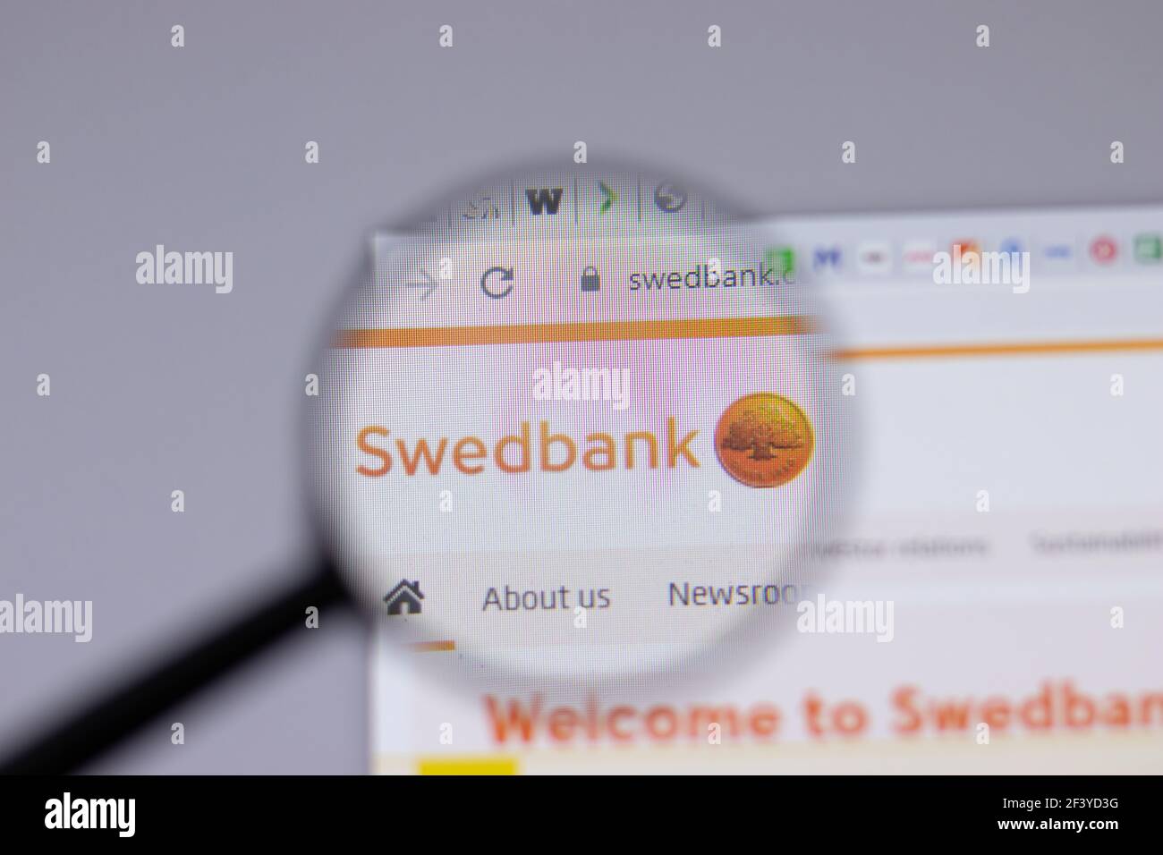 New York, USA - 18 Marzo 2021: Icona del logo della società Swedbank sul sito, Editoriale illustrativo Foto Stock