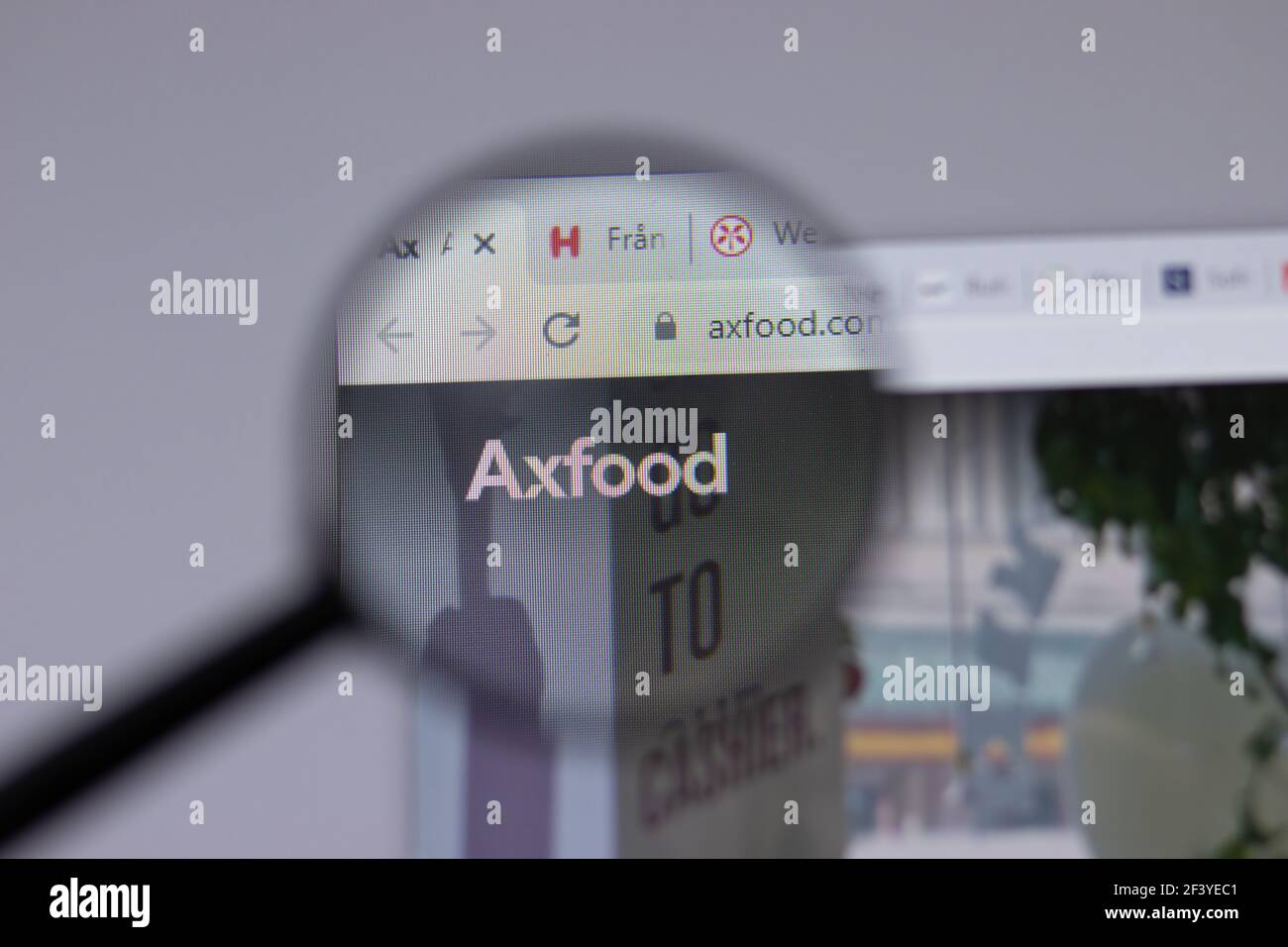 New York, USA - 18 Marzo 2021: Icona del logo aziendale Axfood sul sito, Editoriale illustrativo Foto Stock