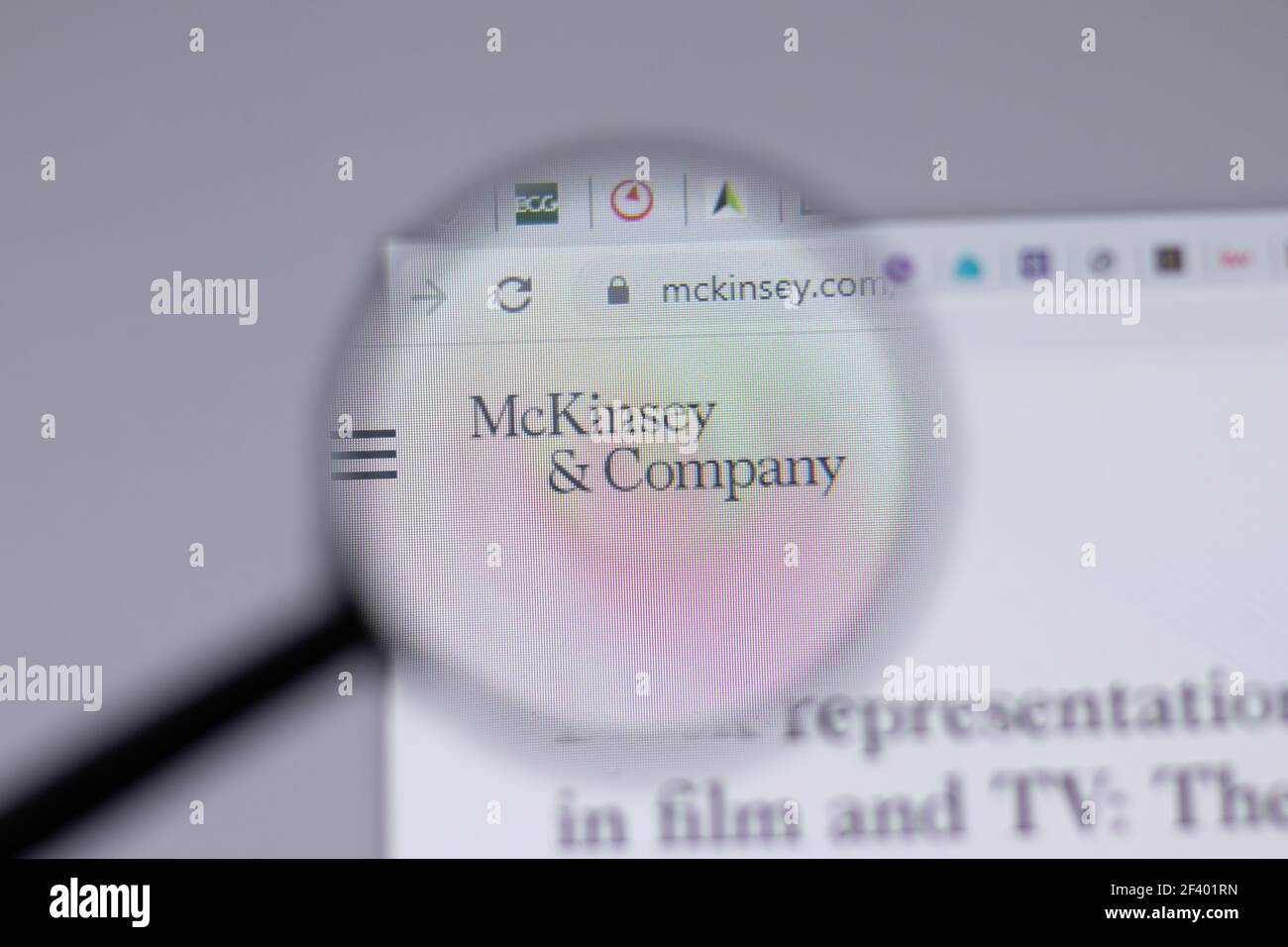 New York, USA - 18 Marzo 2021: Icona del logo della società McKinsey sul sito web, Editoriale illustrativo Foto Stock