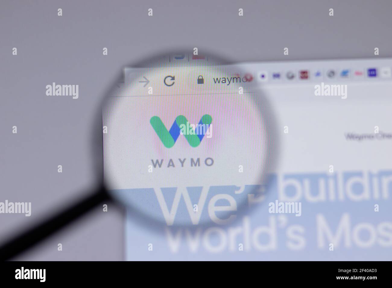 New York, USA - 18 Marzo 2021: Icona del logo di Waymo Company sul sito, Editoriale illustrativo Foto Stock