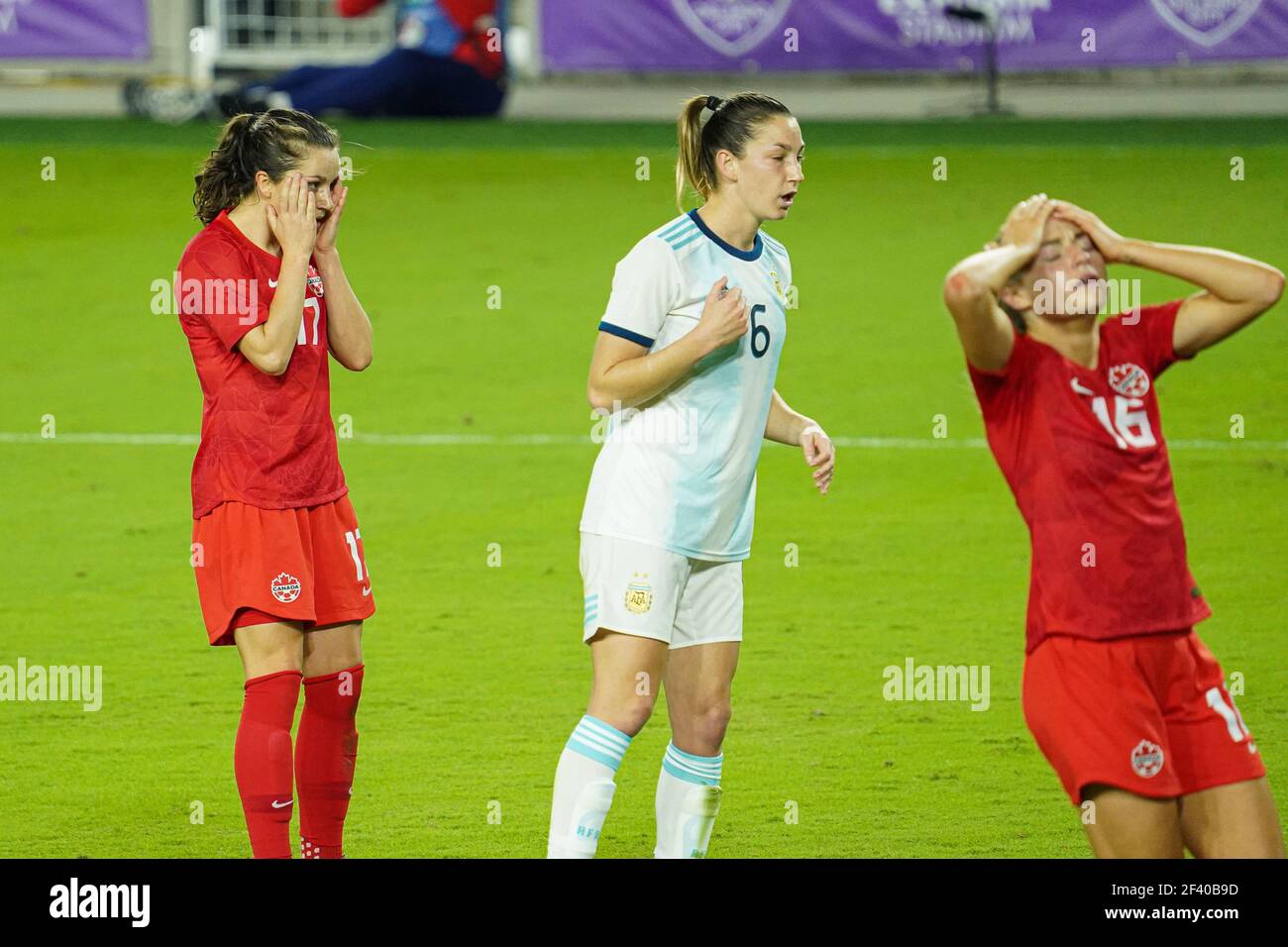 Orlando, Florida, USA, 21 febbraio 2021, I giocatori canadesi reagiscono dopo aver perso l'opportunità di segnare durante la SheBelieves Cup all'Exploria Stadium (Photo Credit: Marty Jean-Louis) Foto Stock