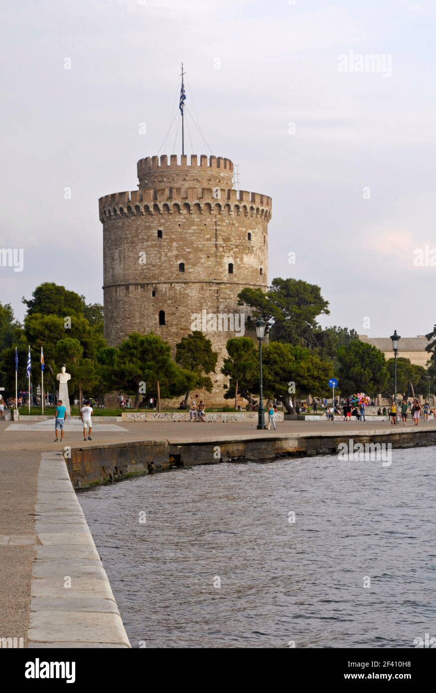 Torre bianca (Lefkos Pirgos) Sul lungomare o Paralia Salonicco Grecia Foto Stock