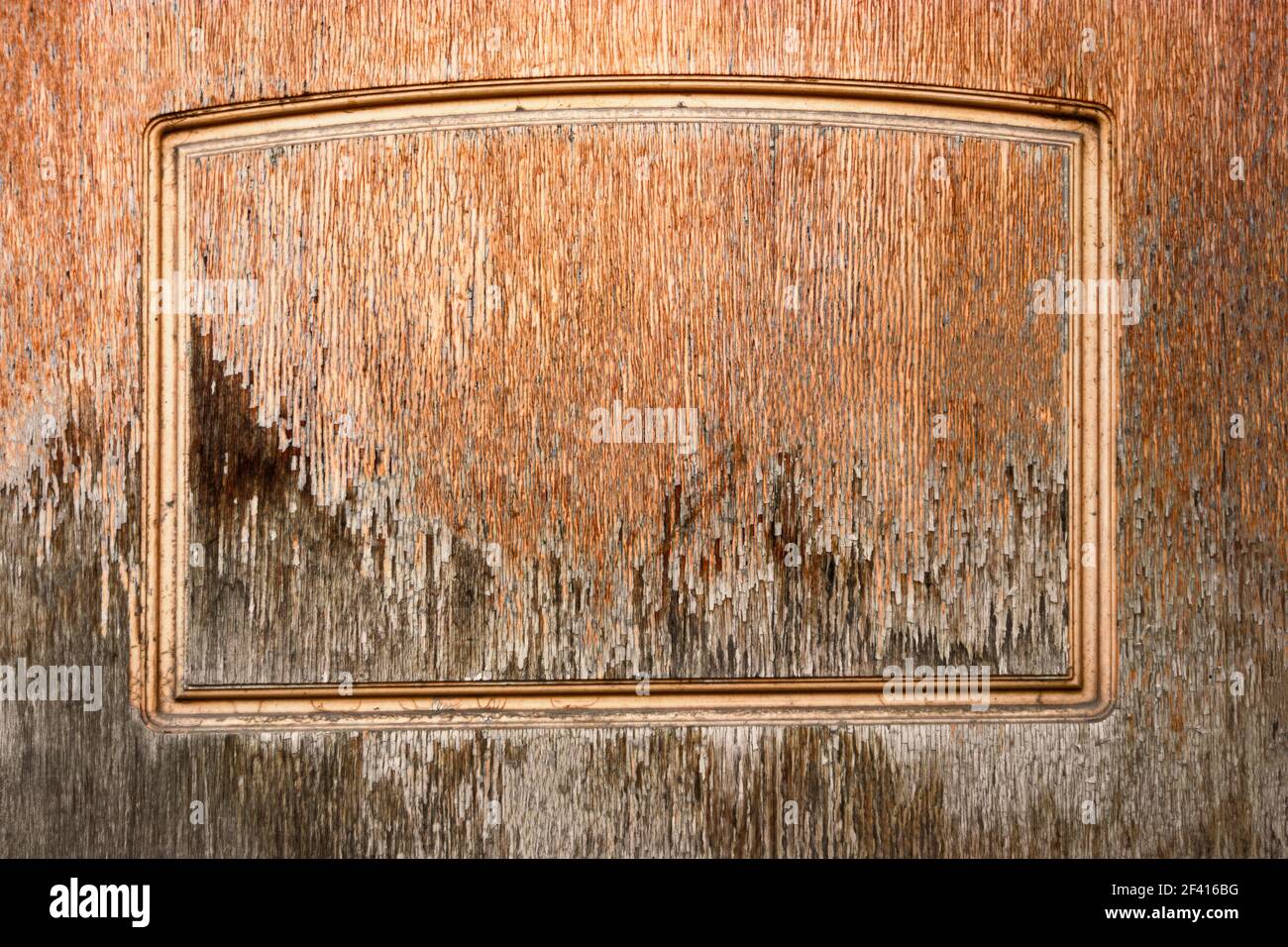 Struttura grugnosa con superficie in legno resistente agli agenti atmosferici.. Struttura grugnosa con superficie in legno resistente agli agenti atmosferici Foto Stock