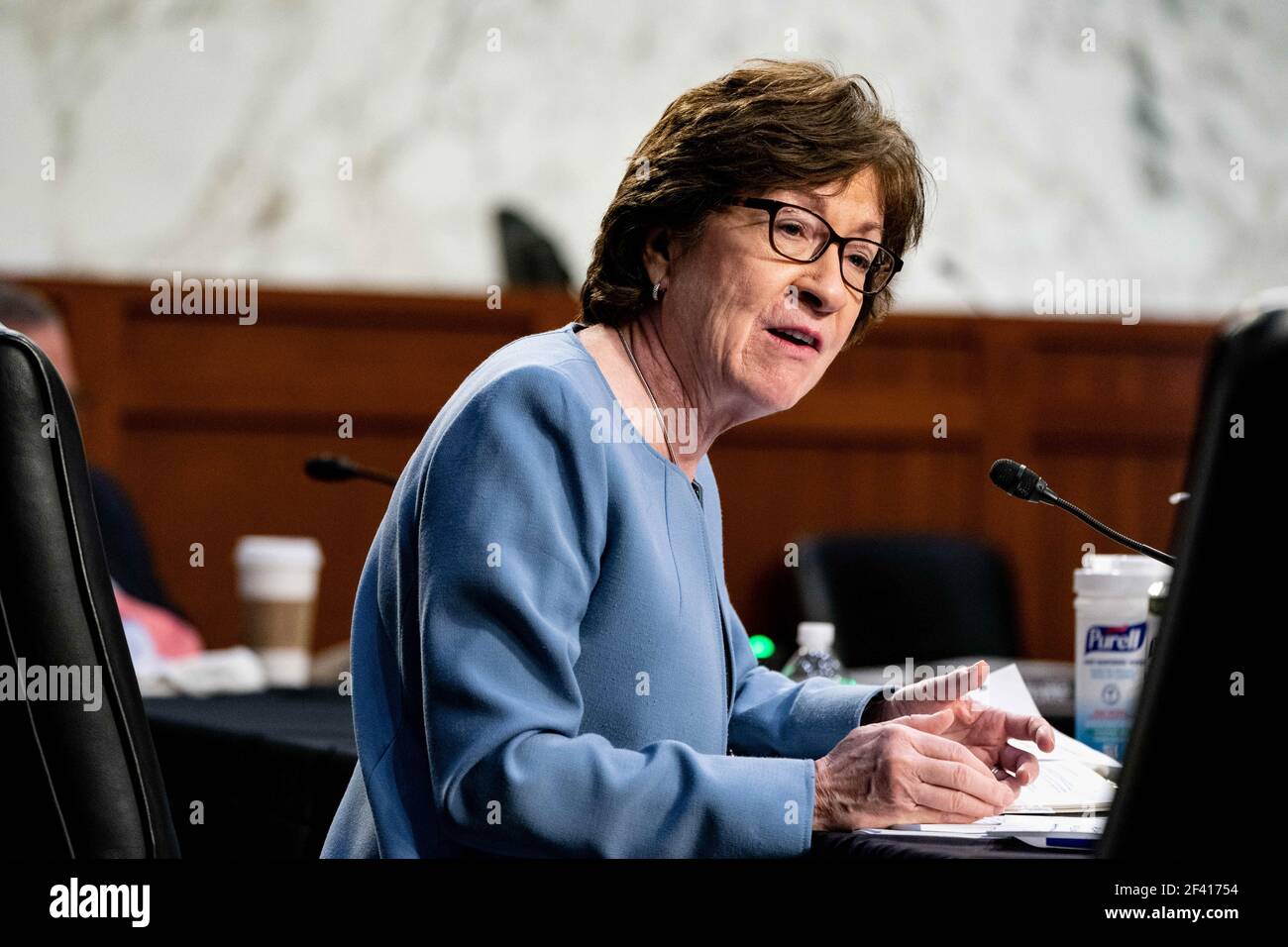 Senatore degli Stati Uniti Susan Collins (Repubblicano del Maine), parla durante un'audizione, con il Comitato del Senato su Salute, Educazione, lavoro, e pensioni, sulla risposta Covid-19, su Capitol Hill a Washington 18 marzo 2021.Credit: Anna Moneymaker / Pool via CNP /MediaPunch Foto Stock