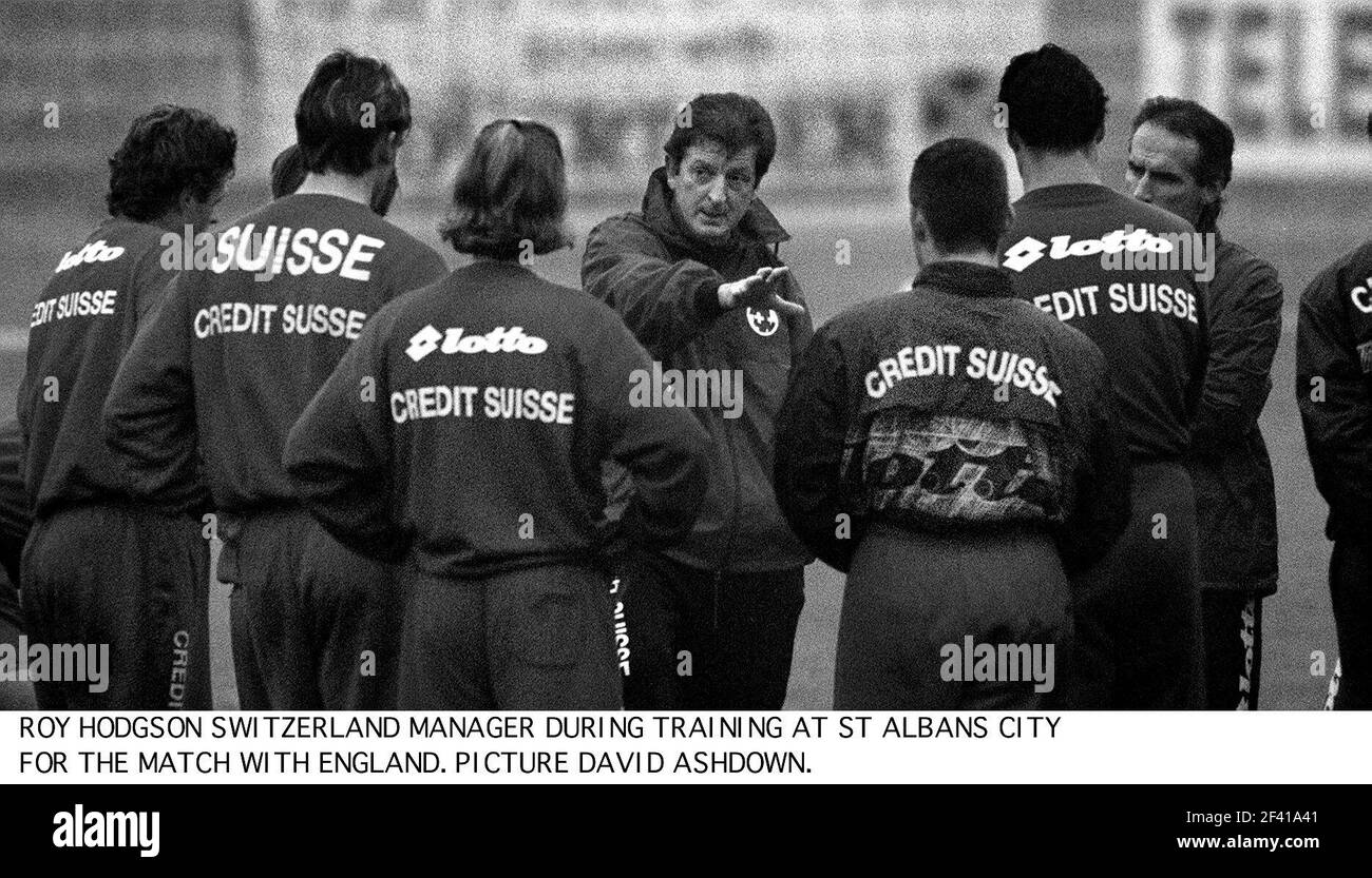 Roy Hodgson responsabile e allenatore della squadra di calcio svizzera Durante l'allenamento a St Albans City per la loro partita con Inghilterra Foto Stock