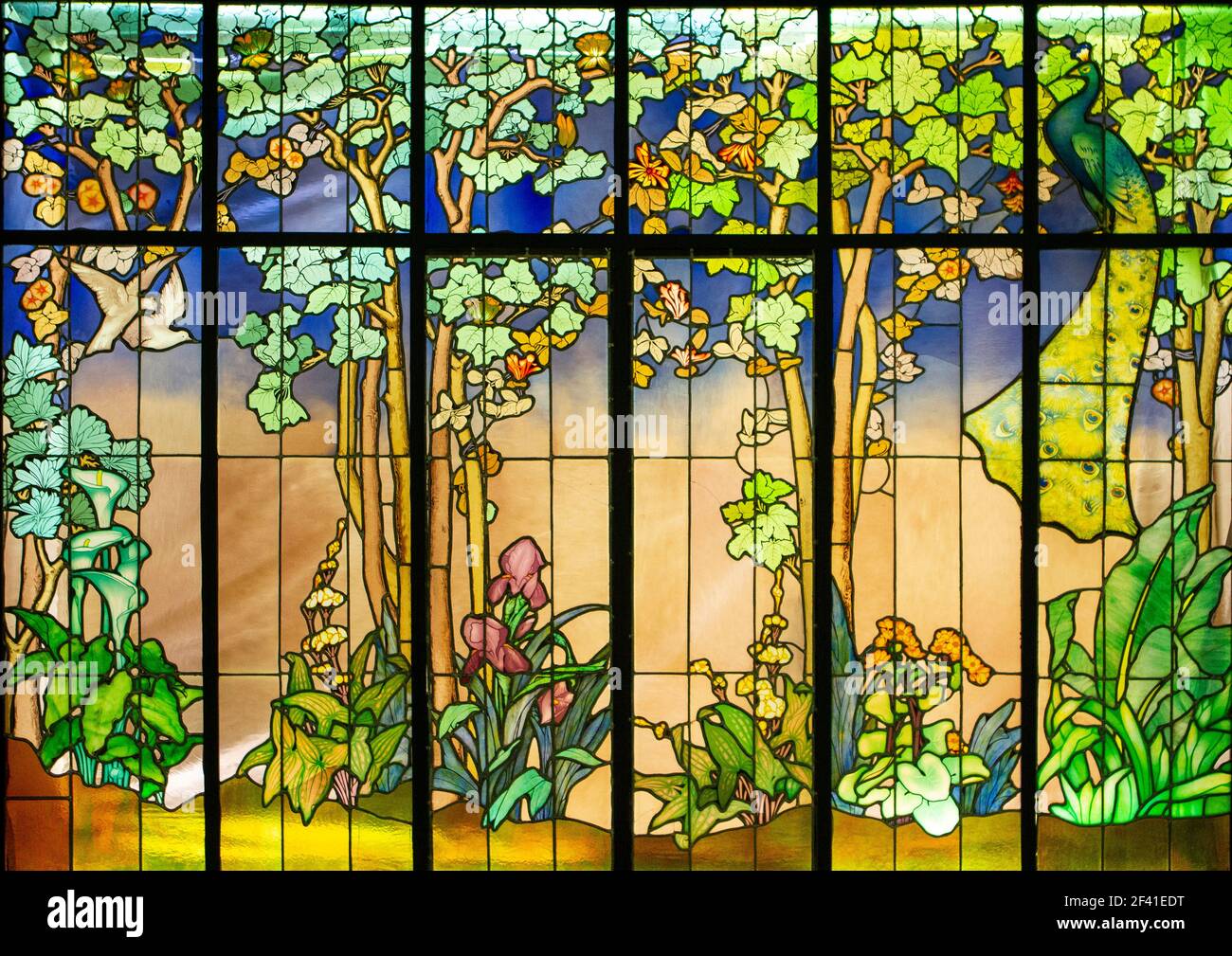 vetrate in stile art nouveau Foto Stock