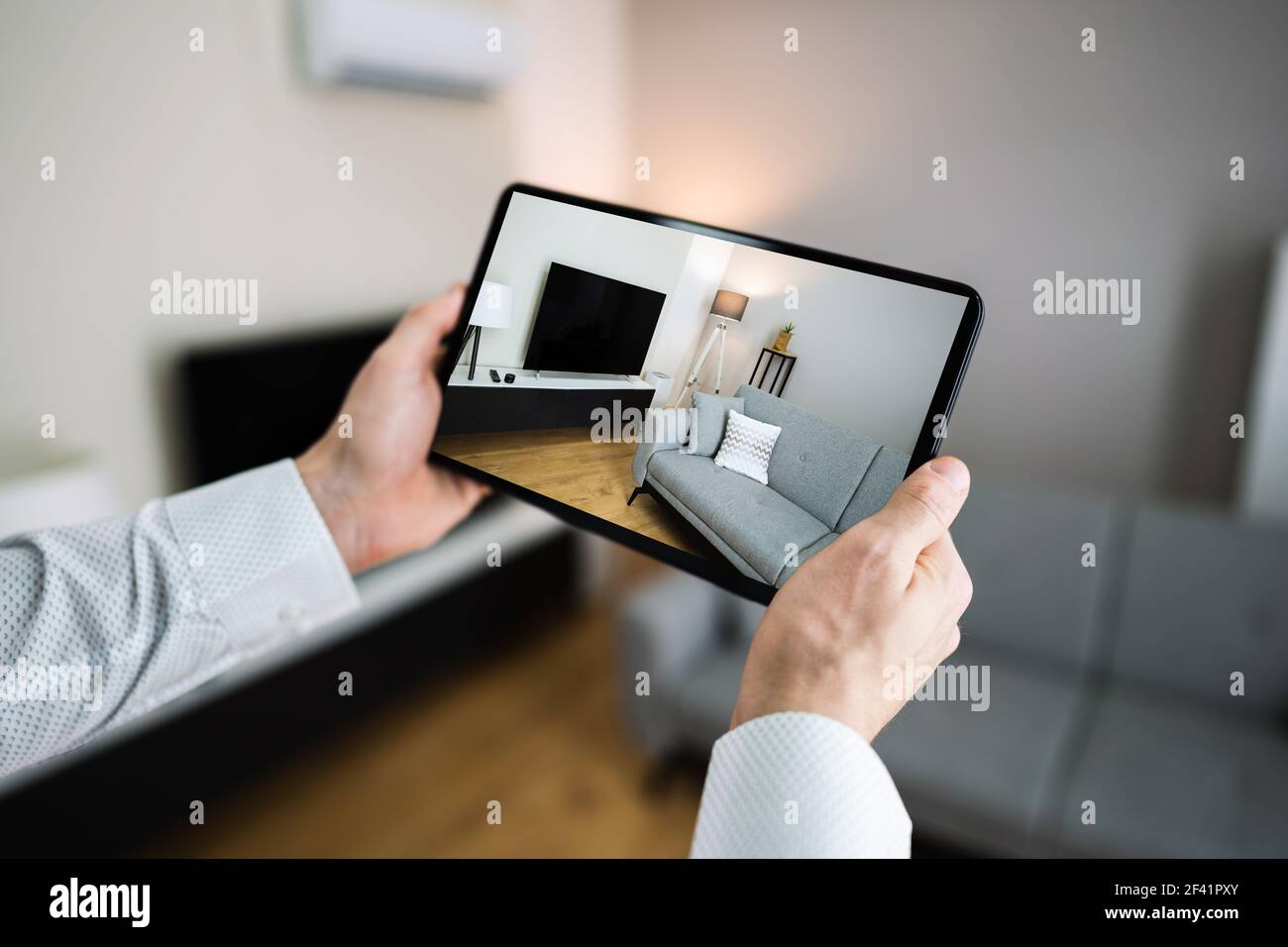 Mostra virtuale all'aperto o tour online Foto Stock