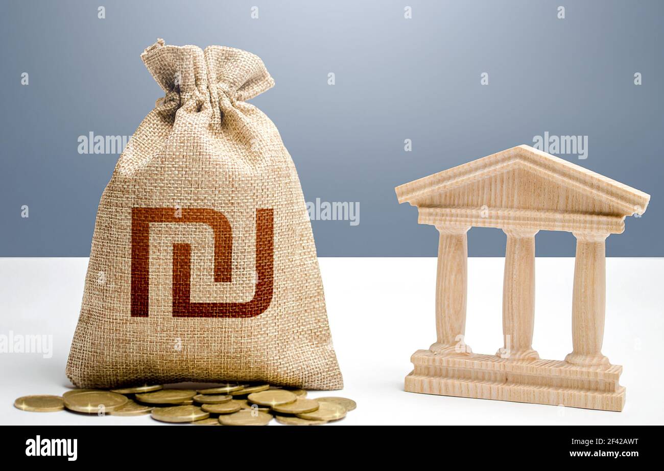 Borsa di denaro shekel israeliana e edificio bancario / governativo. Bilancio, sistema finanziario nazionale. Sostenere le imprese in crisi. Prestiti, depositi. Foto Stock