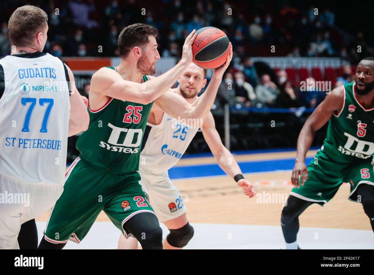 SINT PETERSBURG, RUSSIA - MARZO 18: Alec Peters di Baskonia durante la gara Eurolega delle compagnie aeree turche tra Zenit San Pietroburgo e TD Systems Ba Foto Stock