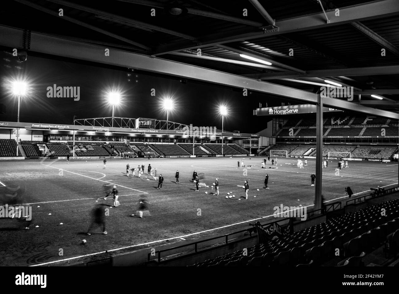 Una vista generale all'interno dello stadio durante la partita fa Womens Super League 1 tra Aston Villa e Brighton & Hove Albion al Bescot Stadium di Walsall. Foto Stock