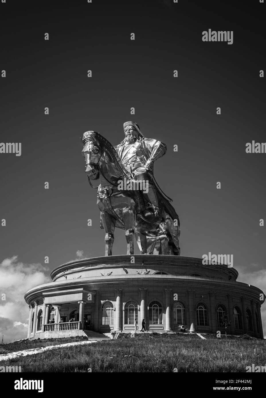 Chinggis Khaan / Gengis Khan statua alla periferia di Ulaanbataar, Mongolia. Luglio 2018. Foto Stock
