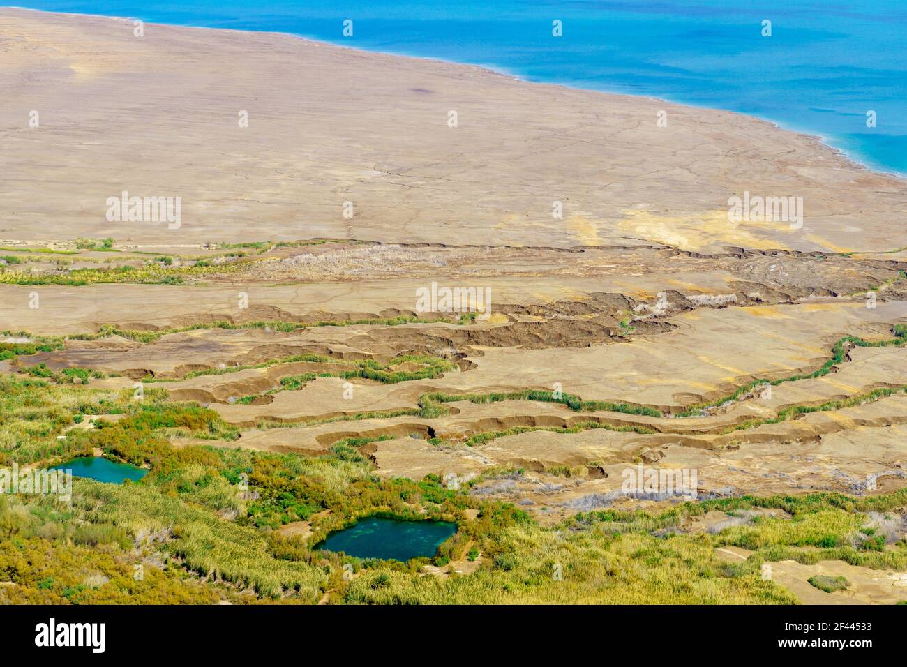Vista della parte settentrionale del Mar Morto e della riserva naturale di Einot Tzukim (Ein Feshkha), Israele meridionale Foto Stock