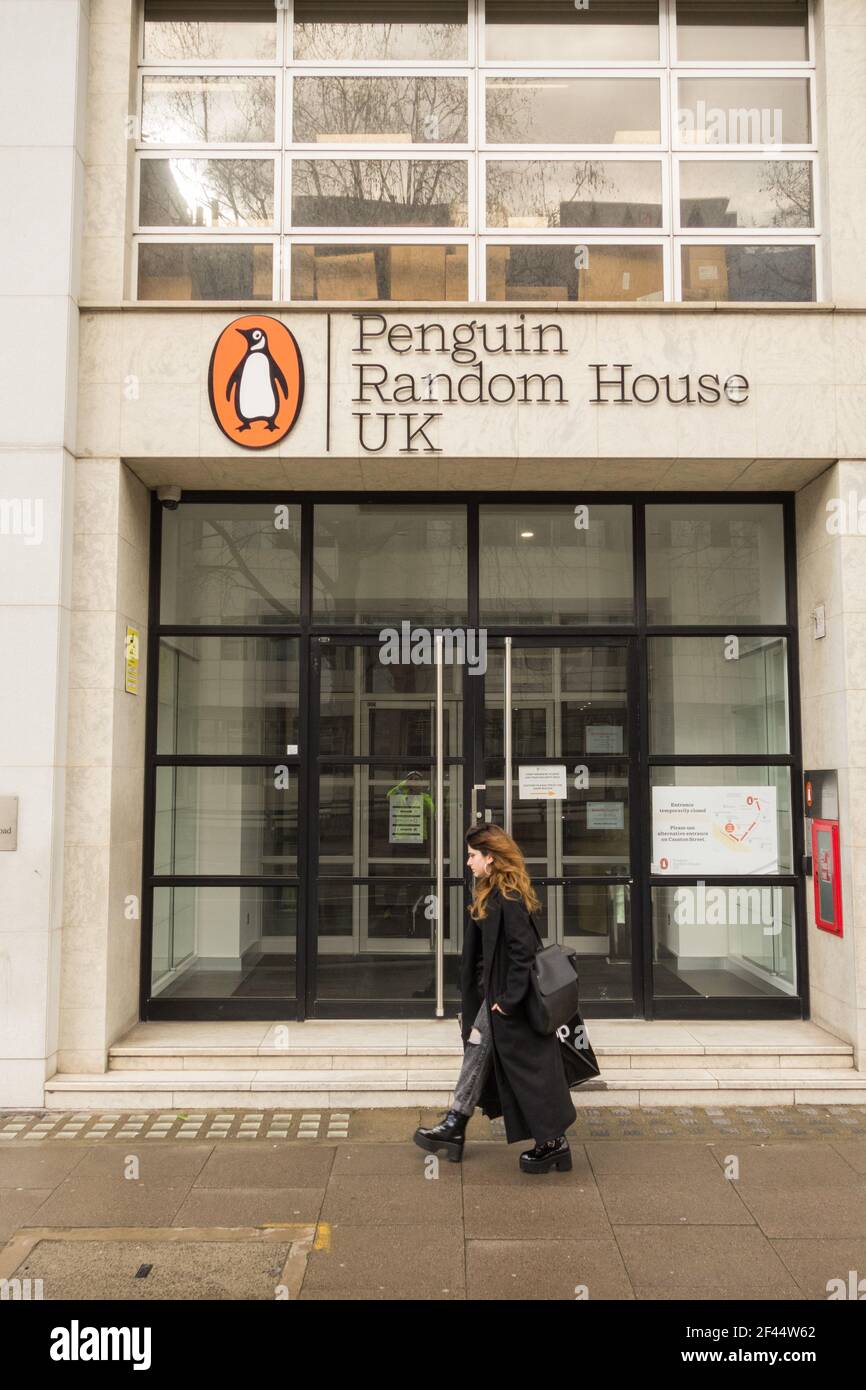 L'ingresso alla Penguin Random House, Vauxhall Bridge Road, Londra, SW1, Regno Unito Foto Stock
