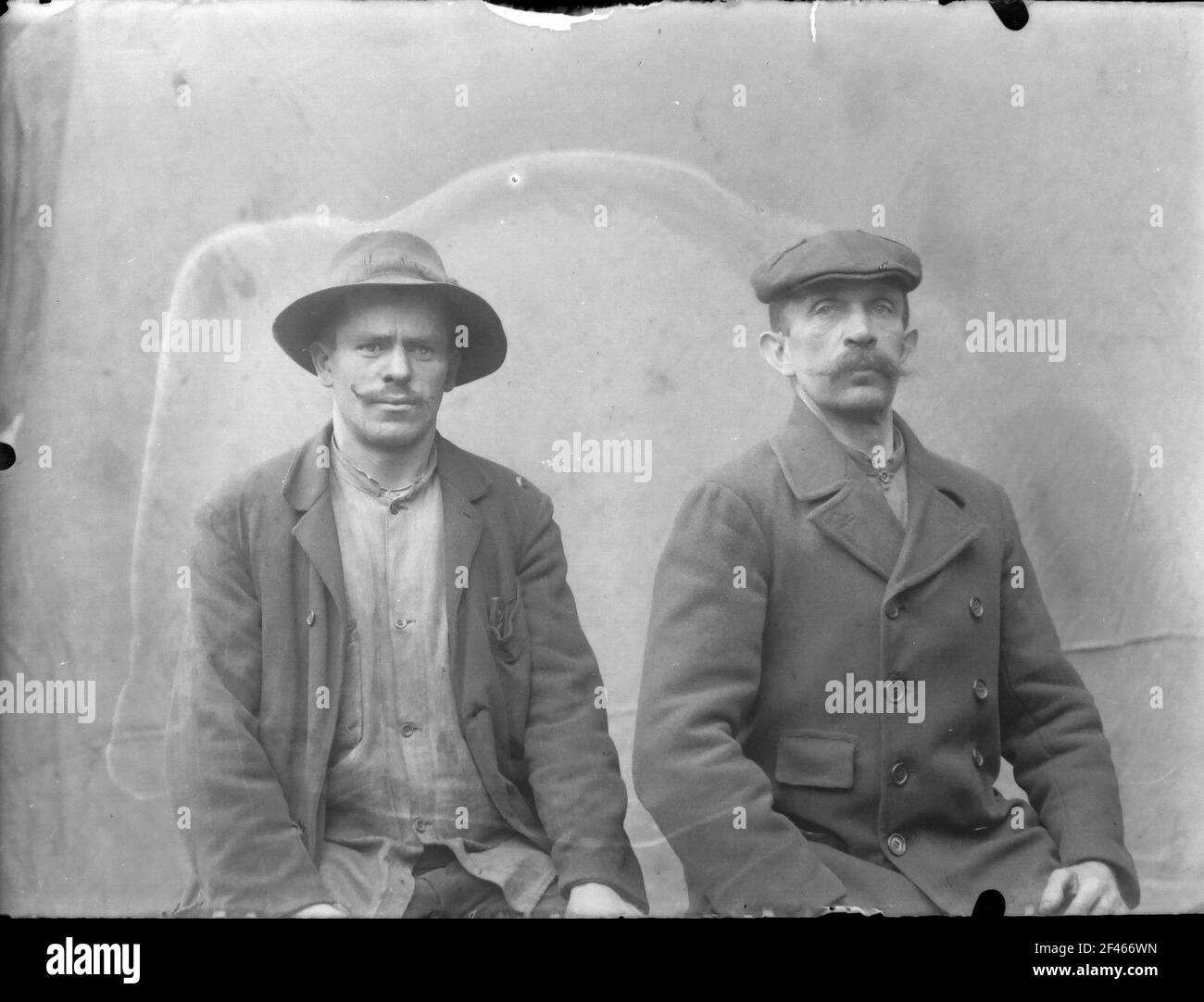 Lavoratori della fabbrica di griglia Foto Stock