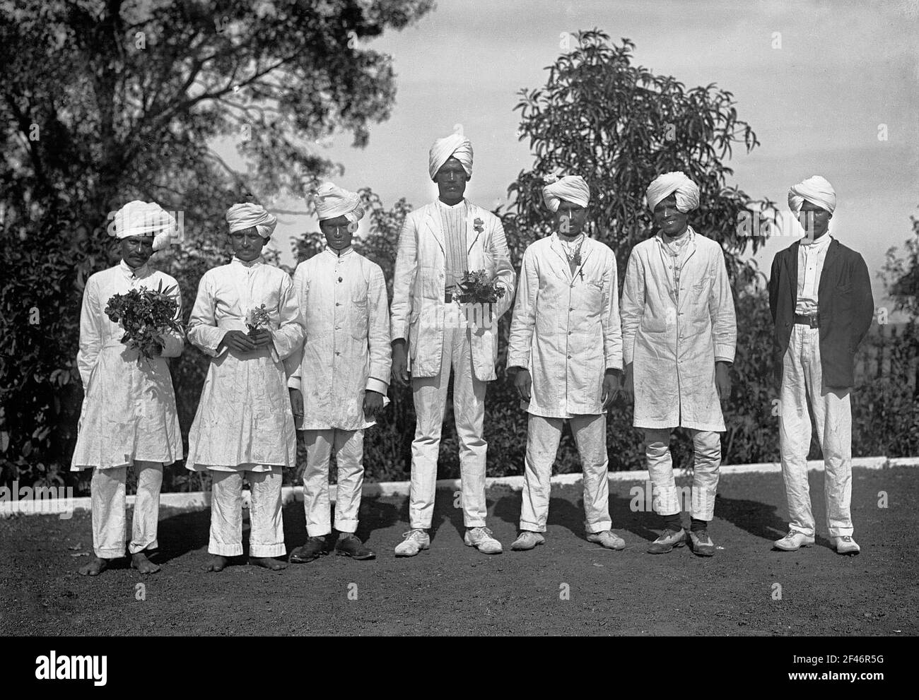 India. Foto di gruppo uomini locali India. Foto di gruppo di uomini locali Foto Stock