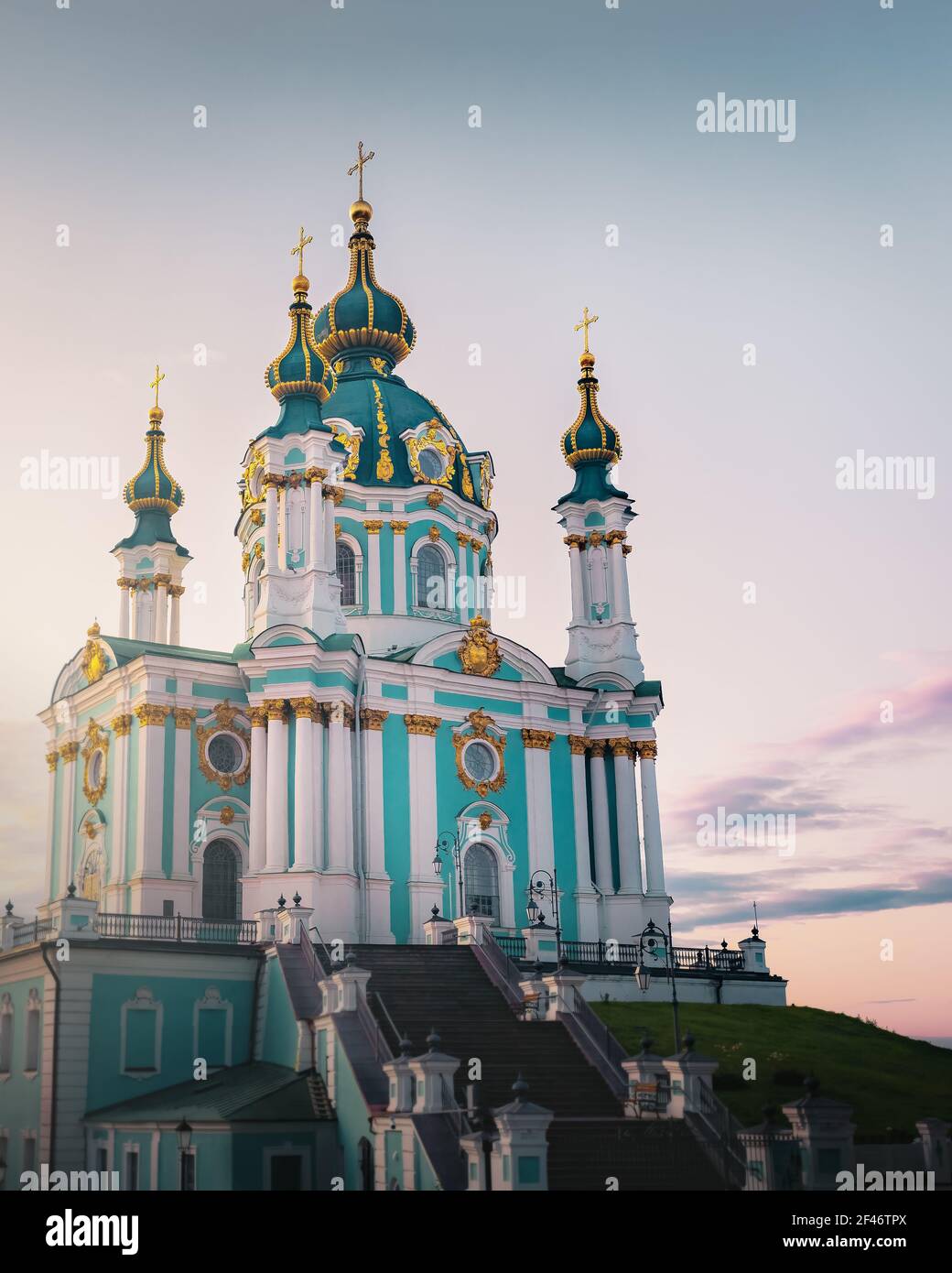 Chiesa di Sant'Andrea al tramonto - Kiev, Ucraina Foto Stock