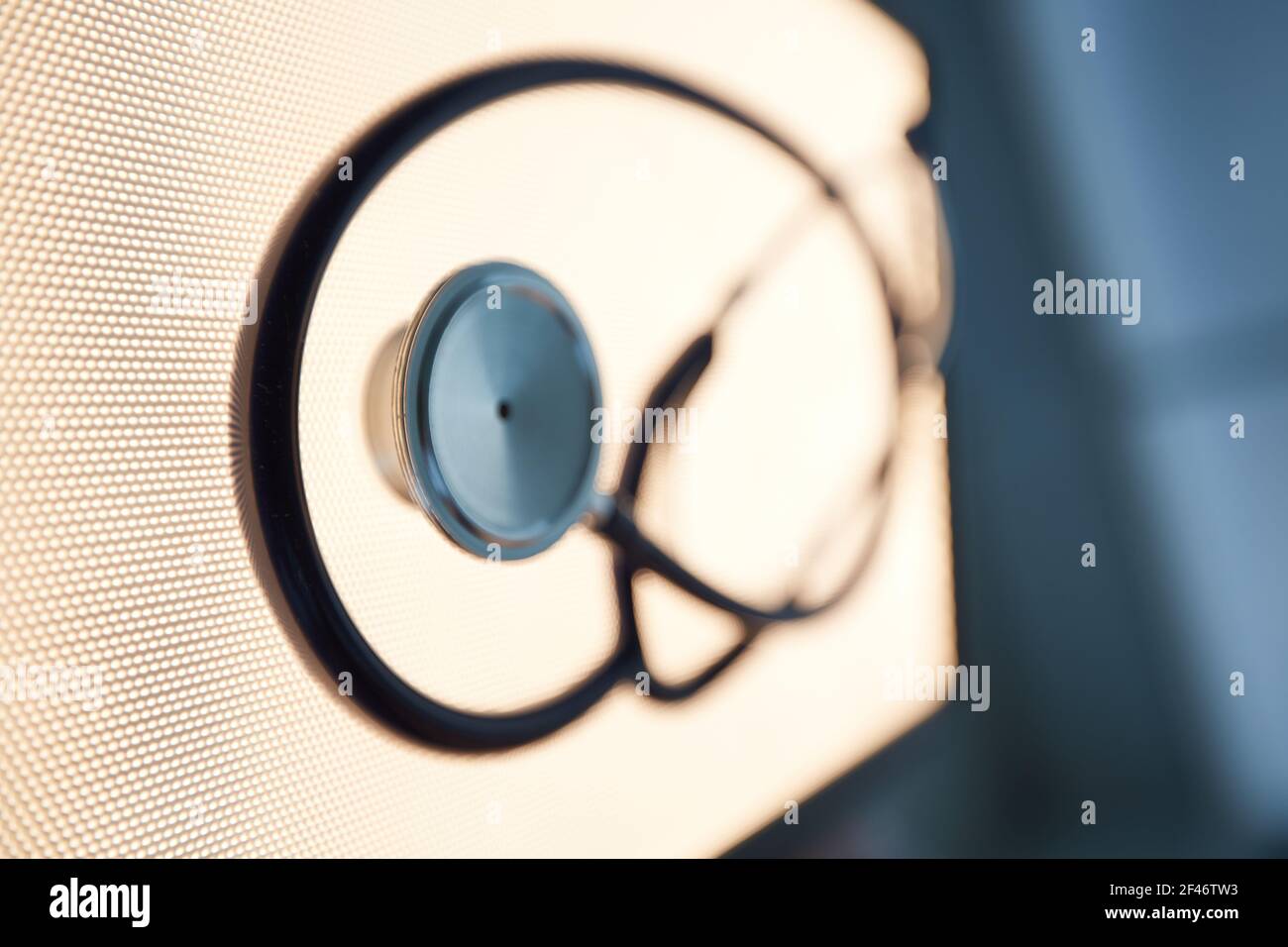 primo piano. stetoscopio su una tavoletta grafica . Foto Stock