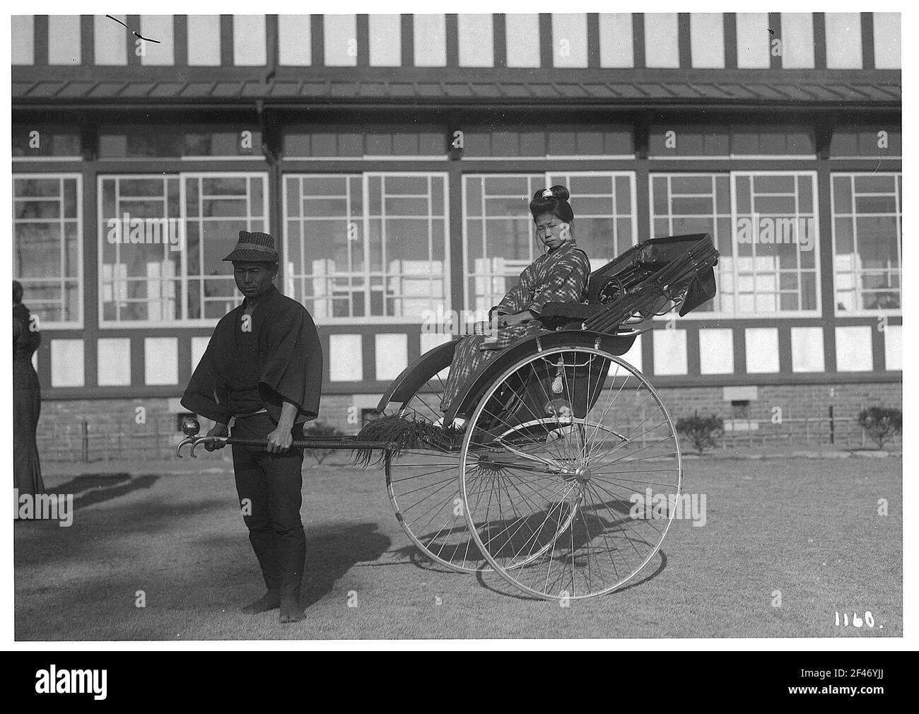 Viaggi nel mondo. Kamakura. Ragazza giapponese a Riksha Foto Stock