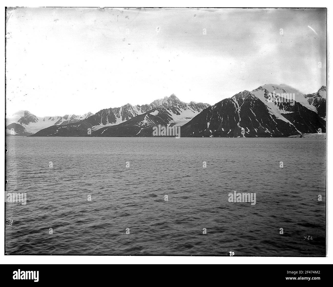 Colate la costa con i ghiacciai Foto Stock