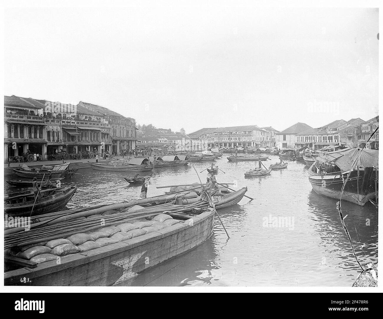 Scena sul canale urbano di Singapore Foto Stock