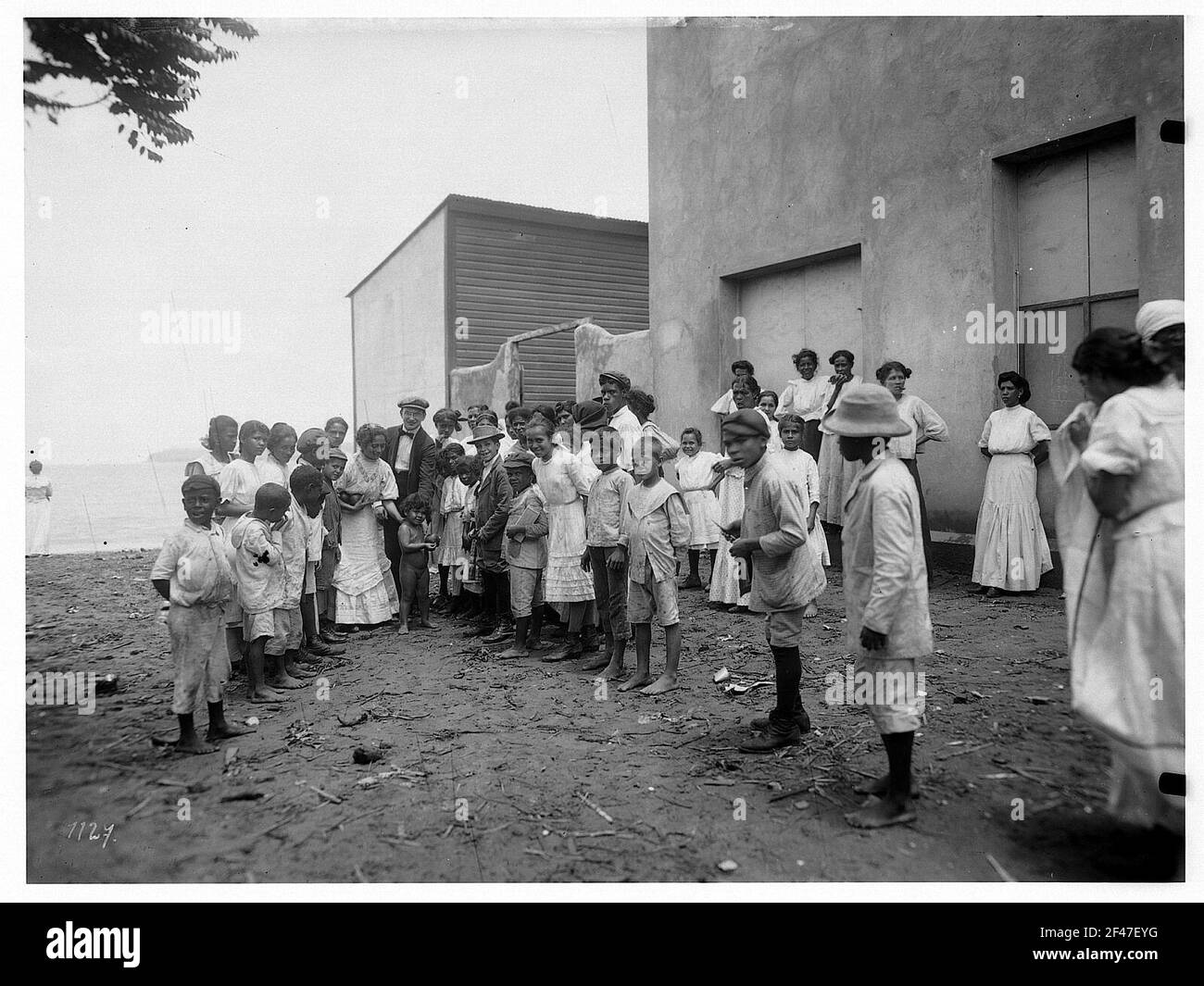 Scena di strada con gruppo di bambini a San Juan Foto Stock