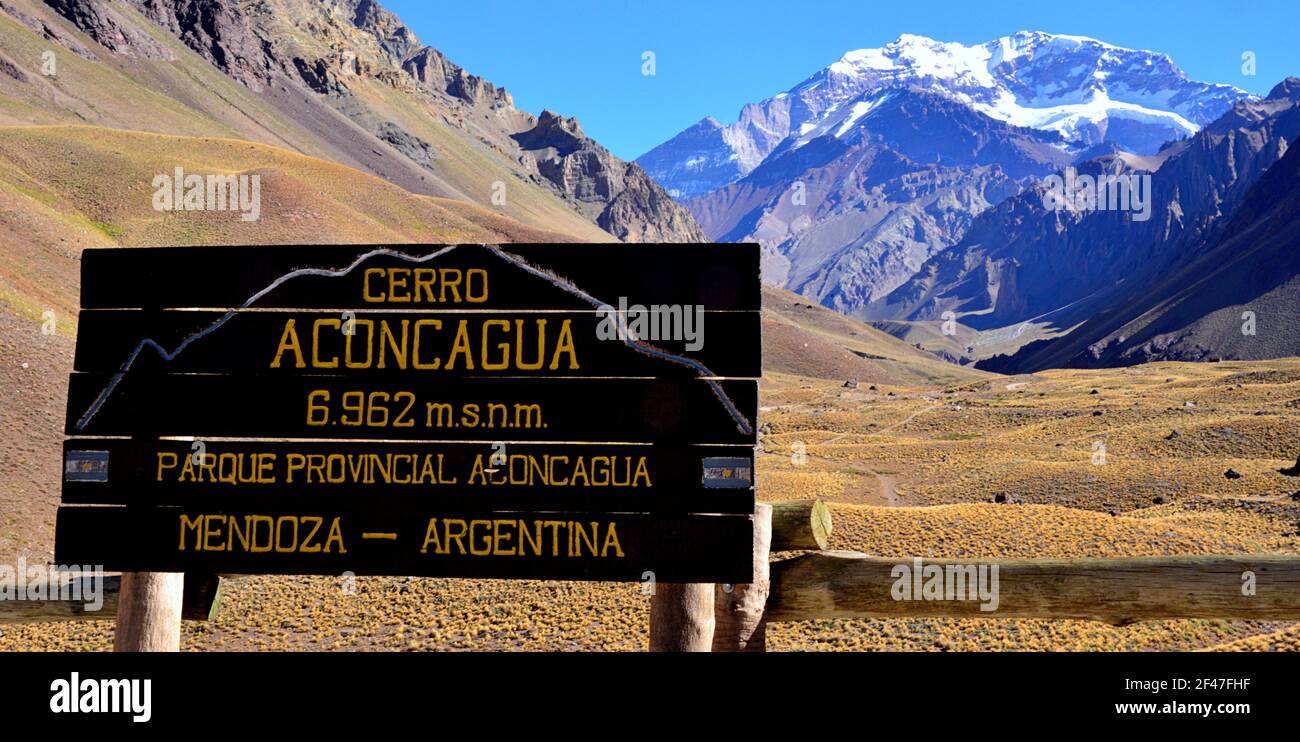ARGENTINA Aconcagua Provincial Park si trova nella provincia di Mendoza in Argentina. La catena montuosa delle Ande attira tutti i tipi di amanti del brivido Foto Stock