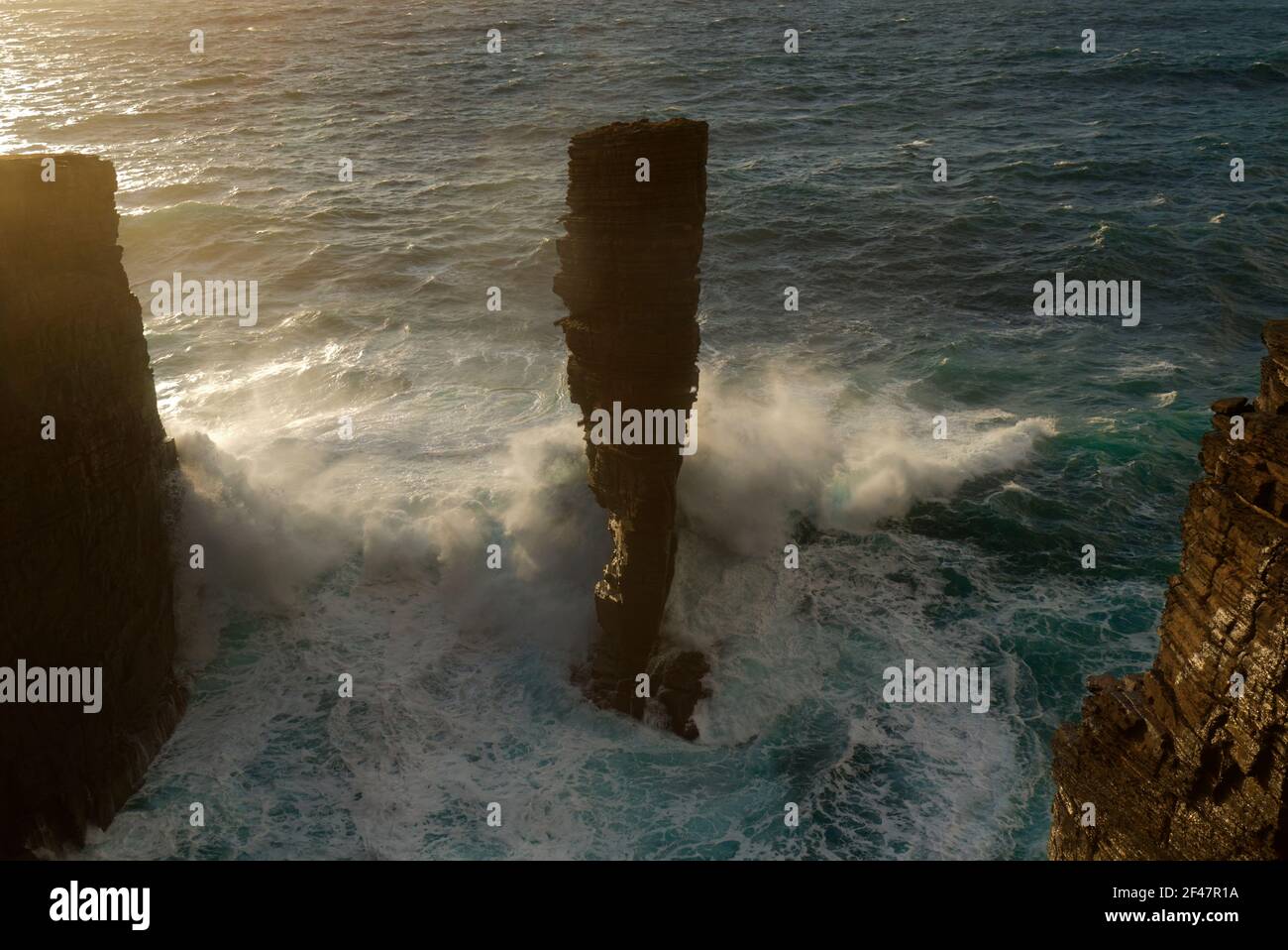 North Gaulton Sea stack. Isole Orcadi Foto Stock