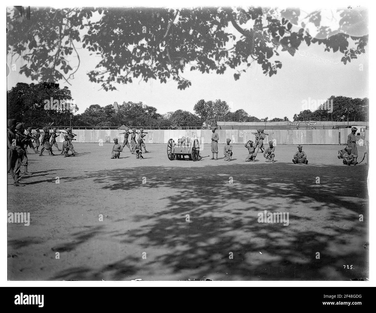 Bombay, India. Artiglieria indiana su un luogo di esercitazione militare Foto Stock