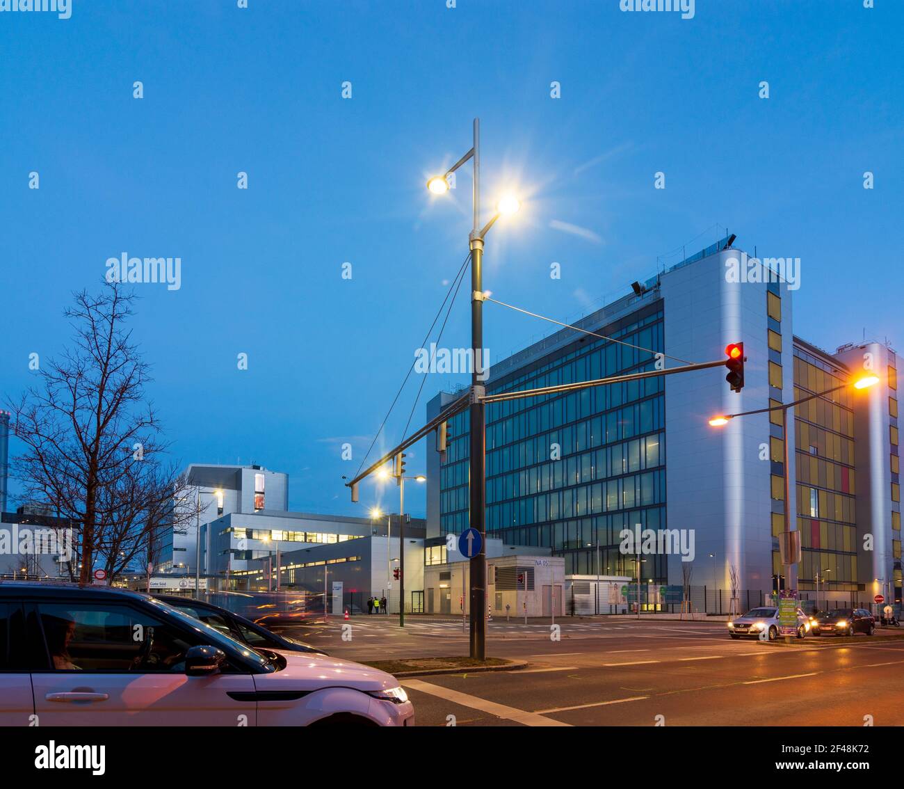 Wien, Vienna: Boehringer Ingelheim, società farmaceutica, nuovo stabilimento di produzione Biotech a Wien Hetzendorf, strada nel 12. Meidling, Vienna, Austria Foto Stock