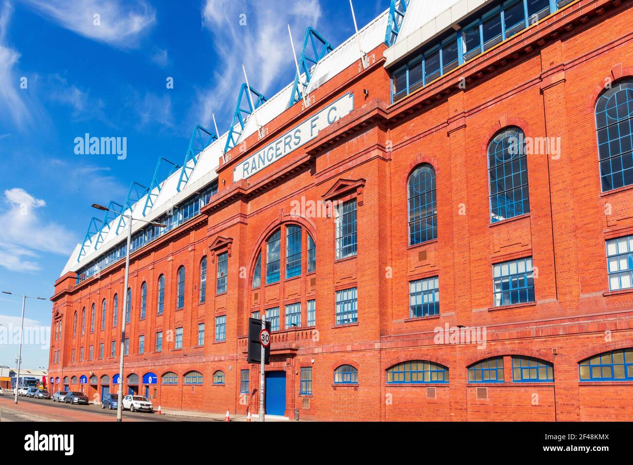 Esterno dello stadio di calcio Ibrox, sede del Rangers FC, Govan, Glasgow, Scozia, Regno Unito Foto Stock