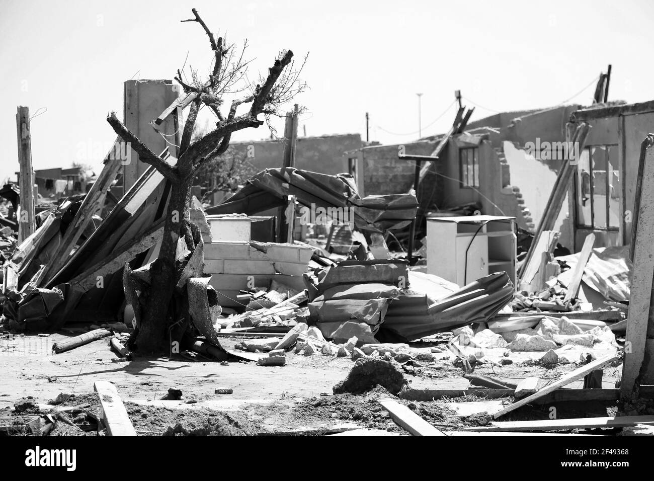 JOHANNESBURG, SUDAFRICA - 05 gennaio 2021: Johannesburg, Sudafrica - 04 2011 ottobre: Tornado ha danneggiato le case in una piccola cittadina del Sudafrica Foto Stock