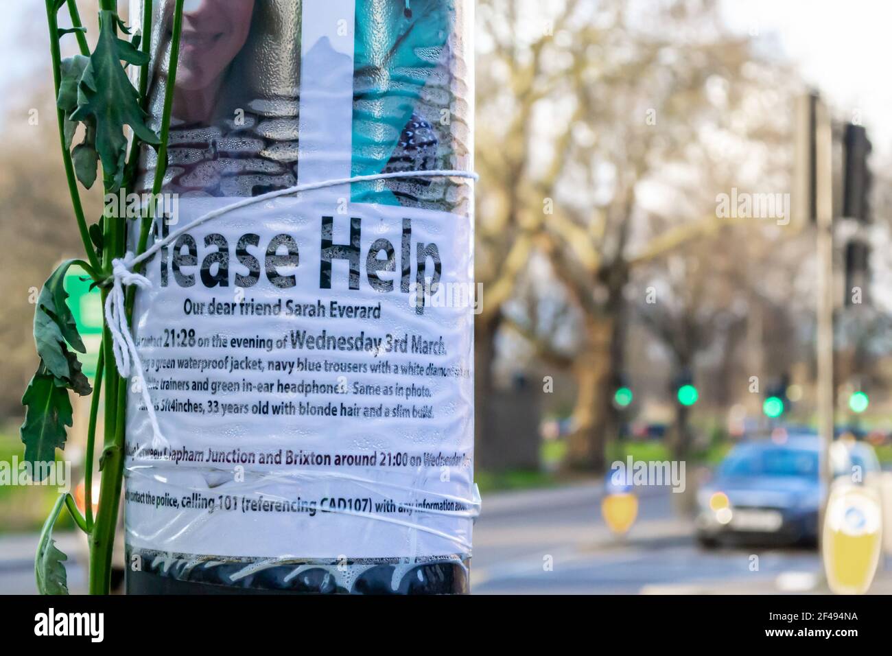 CLAPHAM, LONDRA, INGHILTERRA - 16 marzo 2021: Sarah Everard manca il manifesto a Clapham, raffigurato dopo che la notizia del suo omicidio è stata confermata Foto Stock